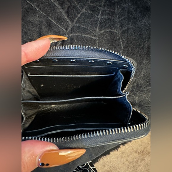 Valentino studded wallet GREAT CONDITION! AUTHENTIC! - Picture 3 of 5